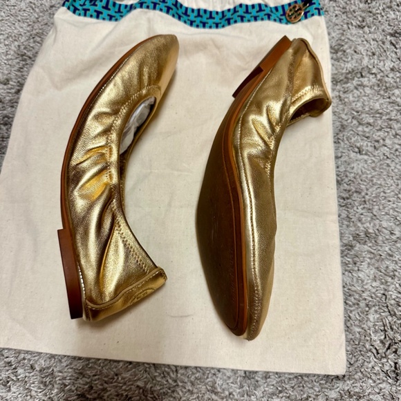 Tory Burch - Eddie Metallic Ballet Flat - Picture 4 of 15